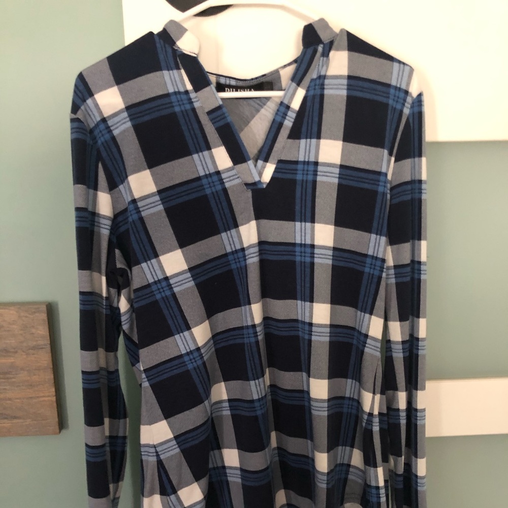 Blue plaid long sleeve shirt (Lg)